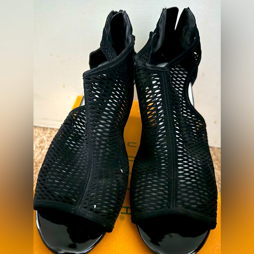 Black sandals